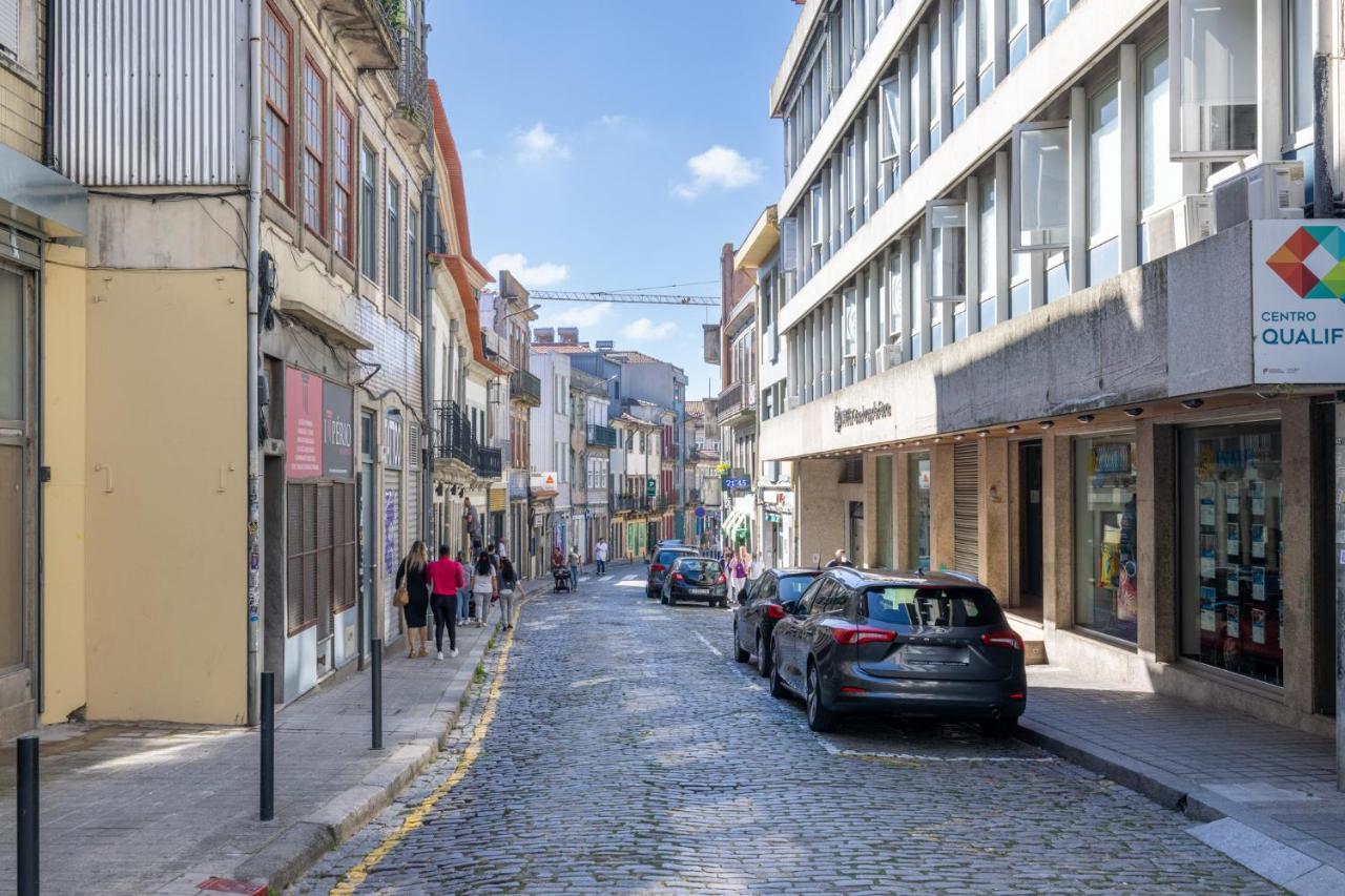 Downtown 2 Minutes By Walk To Center And Metro-Direct To Airpot T4 Apartman Porto Kültér fotó
