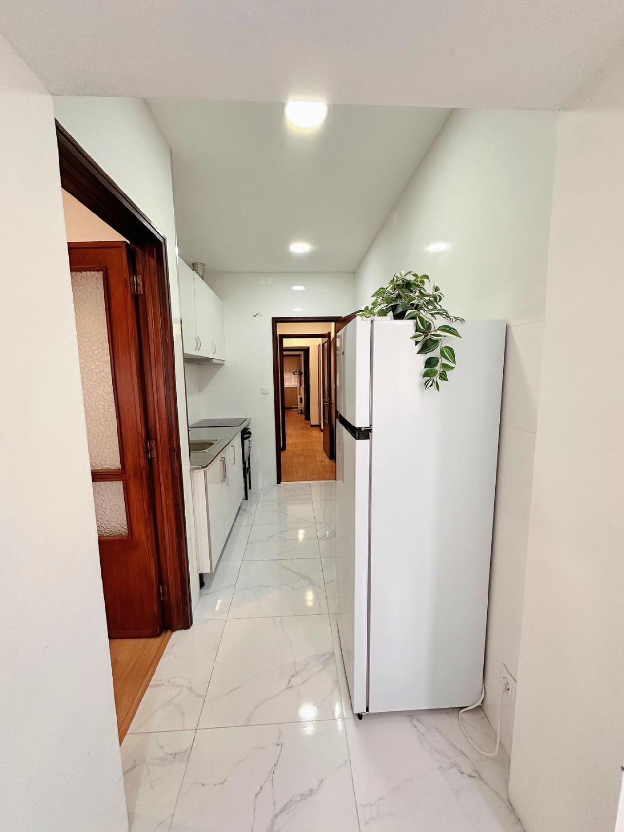 Downtown 2 Minutes By Walk To Center And Metro-Direct To Airpot T4 Apartman Porto Kültér fotó